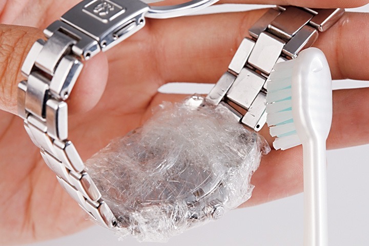 修理前に汚れを落としておく