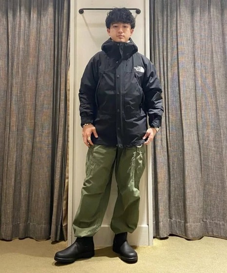 黒マウンテンパーカー秋4