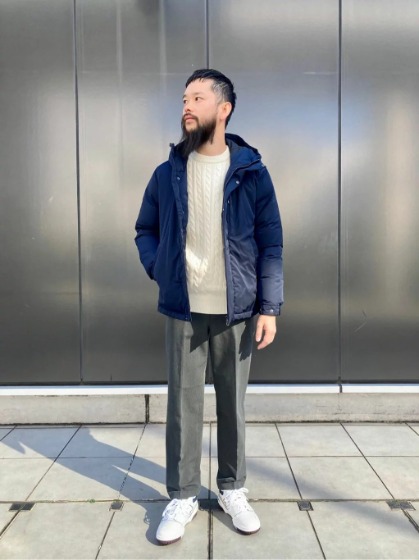 ネイビー×ケーブルセーター