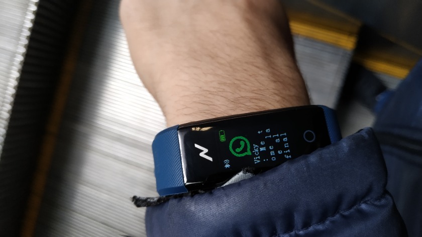 ①高機能スマートウォッチ