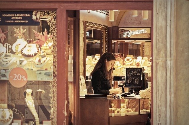 日本にも代理店あり