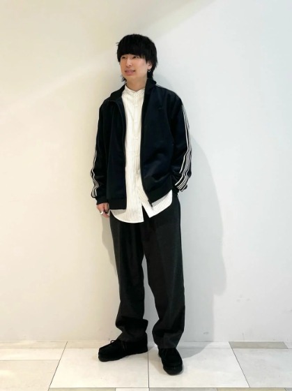 ブラック×ストライプシャツ