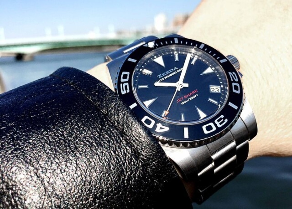 ZEEDA 自動巻き腕時計 アクアブルー ZEEDA 自動巻き腕時計 アクアブルー アクアブルーの文字盤で