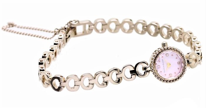 ジュエリーブランドだからこそ可能なデザインが素敵