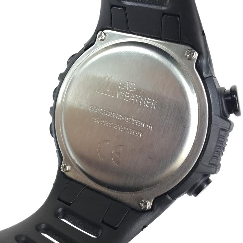 裏蓋を開けて電池を交換