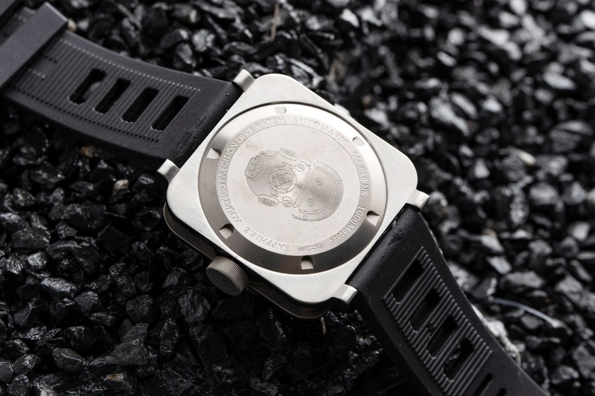 ②高性能なセイコー機械式ムーブメント