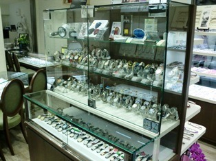 ギンナラメガネ時計店