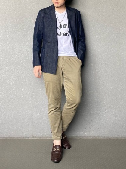 コーデ10：ブルー×カーキチノパン