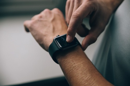 渋い印象を与える