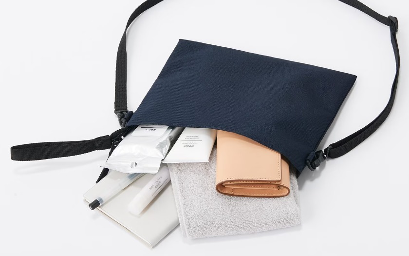 無印良品サコッシュ