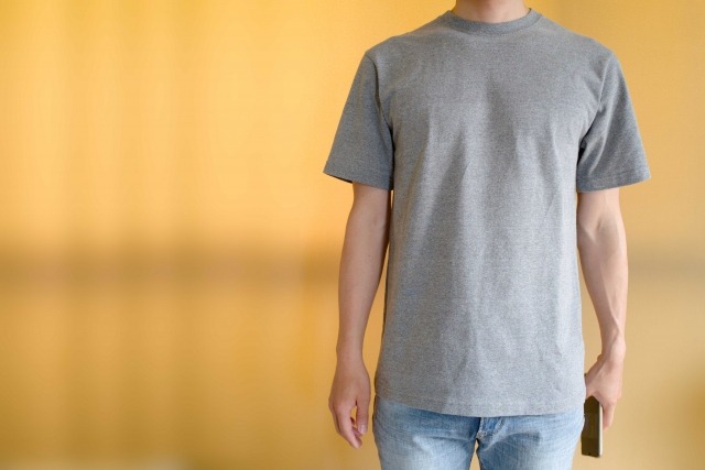 Tシャツの下にインナーを男性も着るべき4つの理由