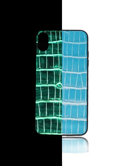 時計の他にもスマホカバーや小物入れにも使用