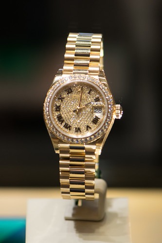 ロレックスのダイヤモデルは存在感あふれる時計