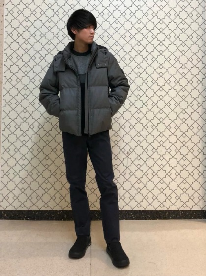 グレー×スリムパンツ