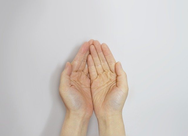 2.手首の平面サイズを測る