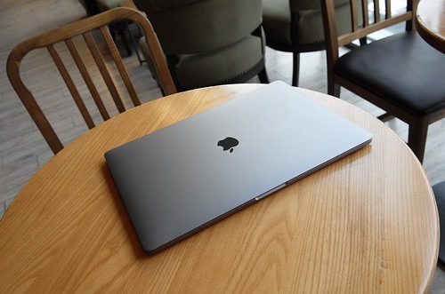 GA-110GD-9Bの口コミ