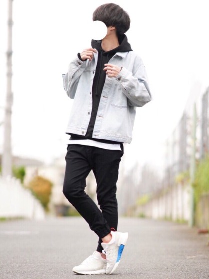 コーデ3：ライトブルージャケット×ブラック系