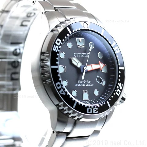 ②風防素材の違い