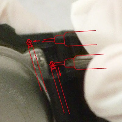 ①ベルトを外す