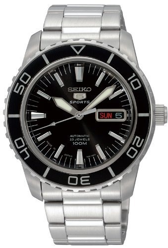 デザインがサブマリーナをイメージさせる