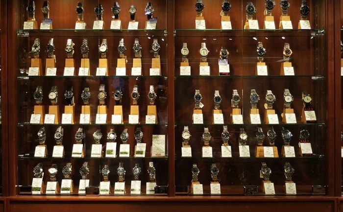 ジェイコブ5タイムゾーン中古業者：ジャックロードの特徴