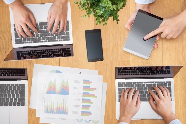 GST-W100G-1BJF(カシオG-SHOCK)の基本情報