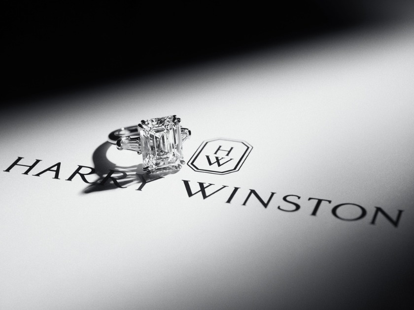 ハリー・ウィンストンの腕時計は公式店舗での購入が良い？