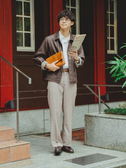 コーデ2：ブラウン×白シャツ