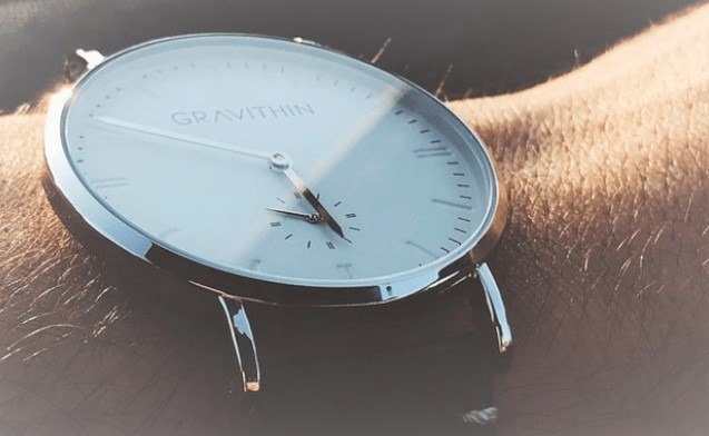 GRAVITHINは上品さと遊び心が調和した腕時計