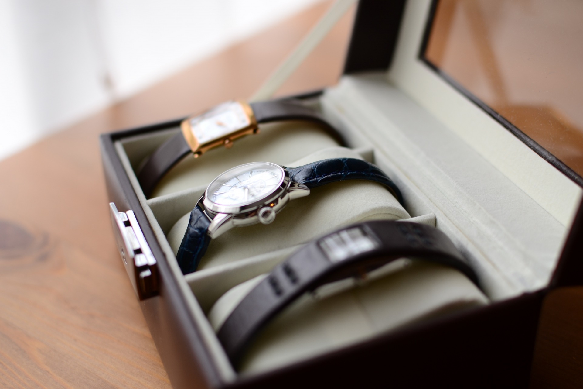 腕時計の正しい保管方法は？長持ちさせる8つのコツやおすすめケースを