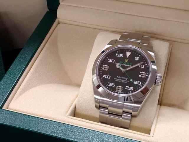 ロレックス・エアキング「ブラックアウト」の魅力を紹介