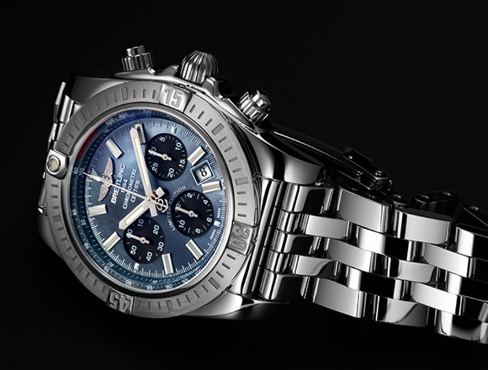 ブライトリング01のオーバーホール料金は高い？