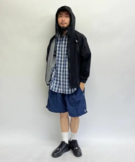 黒マウンテンパーカー春5