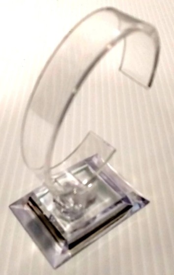 ウォッチ スタンド C 型