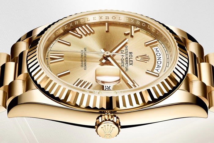 ゴールド系の方が高値