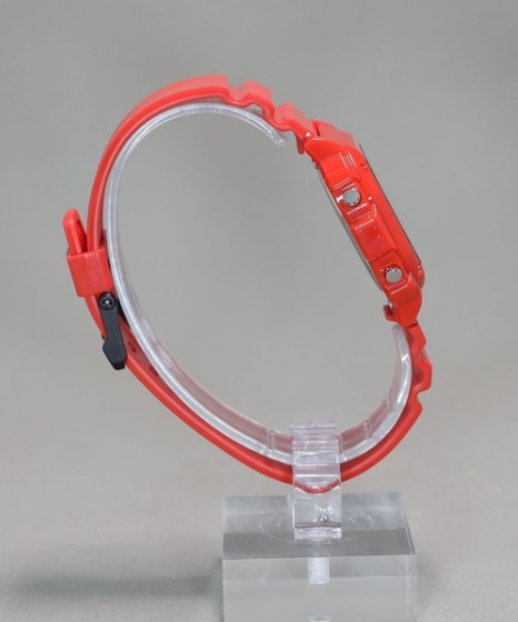 艶感のある赤が目を引く限定モデル