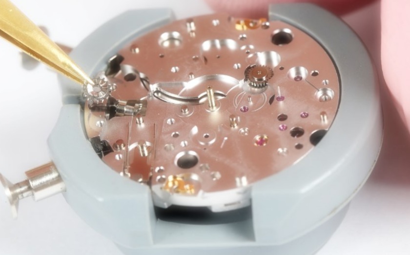 ユンハンスの東京の修理店：東京環周堂 新宿店 