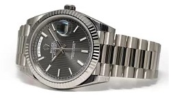 ロレックスデイデイトの魅力3：専用のプレジデントブレスレットである