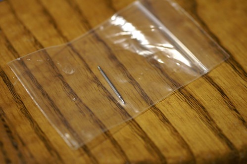 ③ベルトの予備のピンを持っていく