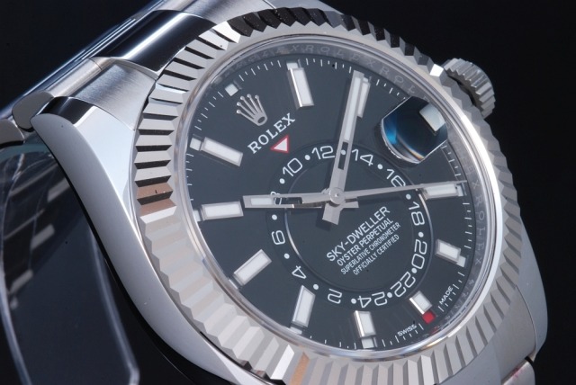 スカイドゥエラー×黒 326934の買取相場