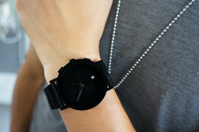 ③黒に映える3種類のカラー展開