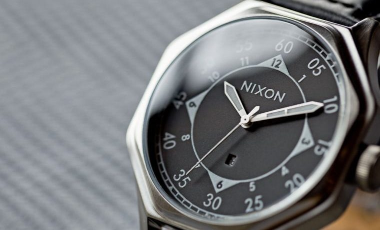 ニクソンの電池交換ができる大阪の修理店を紹介