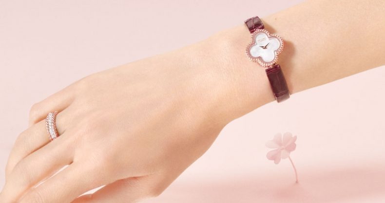 アルハンブラ(ヴァンクリーフ)の時計は幸運のシンボルとして愛され続ける