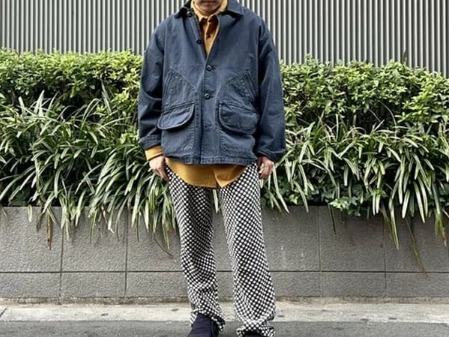 ブルー×個性派パンツ