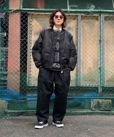 コーデ10：MA-1×シャツ＆セーター