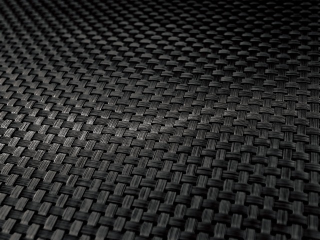 編み込みベルトはファッションのポイントに