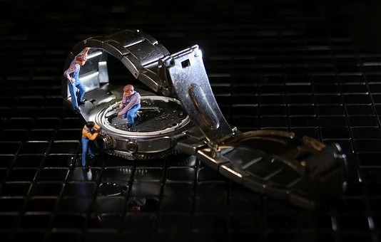 福岡市中央区の電池交換・時計修理店9選