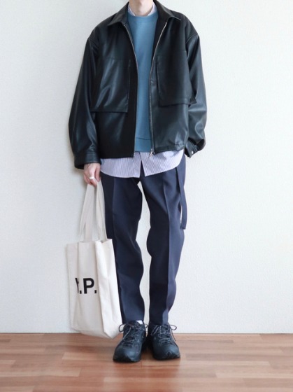 ②「キレイめスラックス」を合わせる