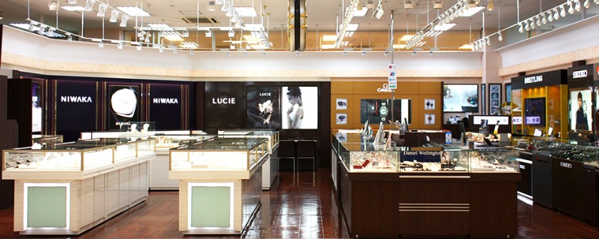 山城時計店 那覇メインプレイス店