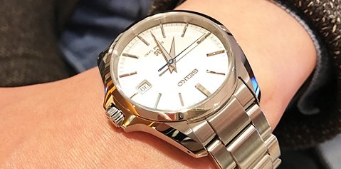 SBGX285(グランドセイコー)は美しい鏡面仕上げが魅力的なモデル